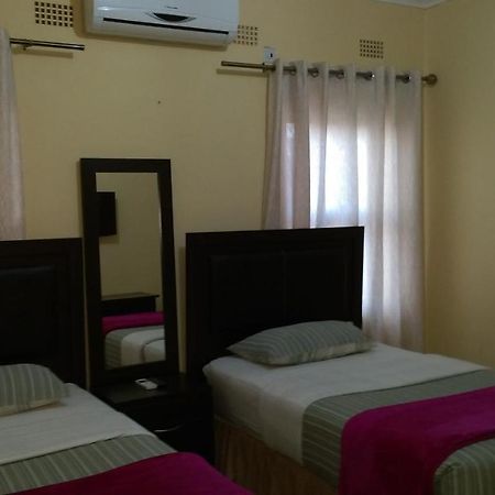 Cypress Executive Lodge Livingstone Esterno foto