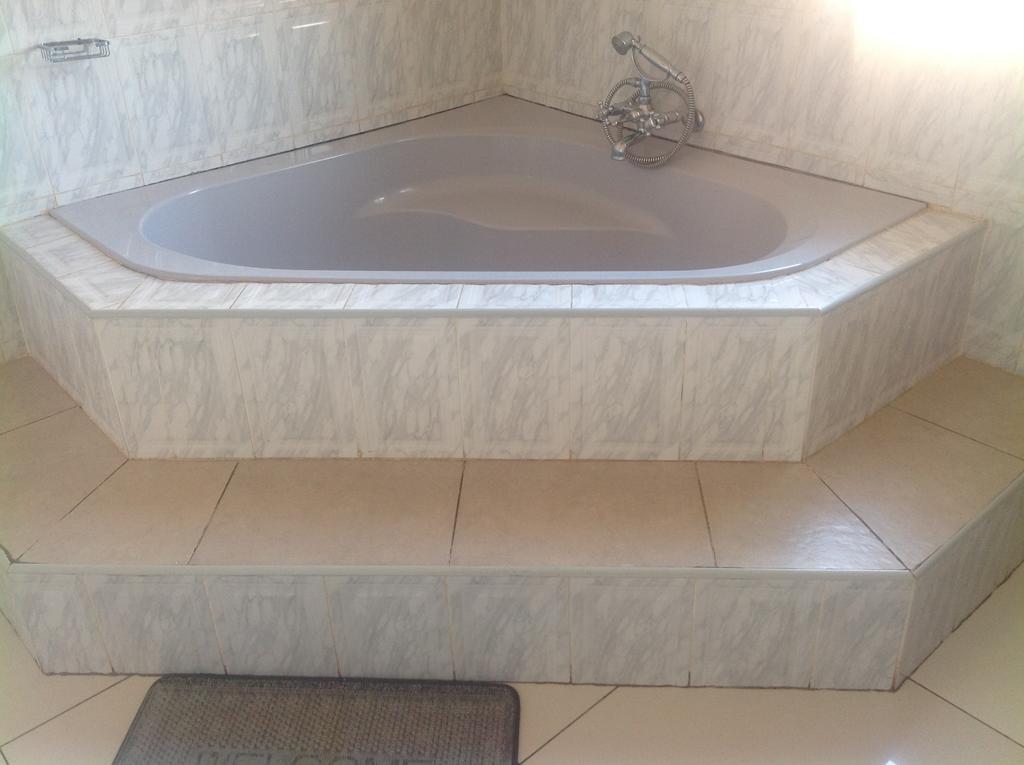 Cypress Executive Lodge Livingstone Esterno foto