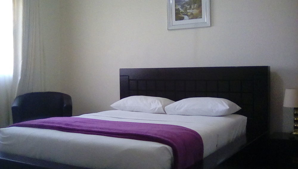 Cypress Executive Lodge Livingstone Esterno foto