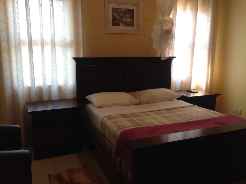 Cypress Executive Lodge Livingstone Esterno foto