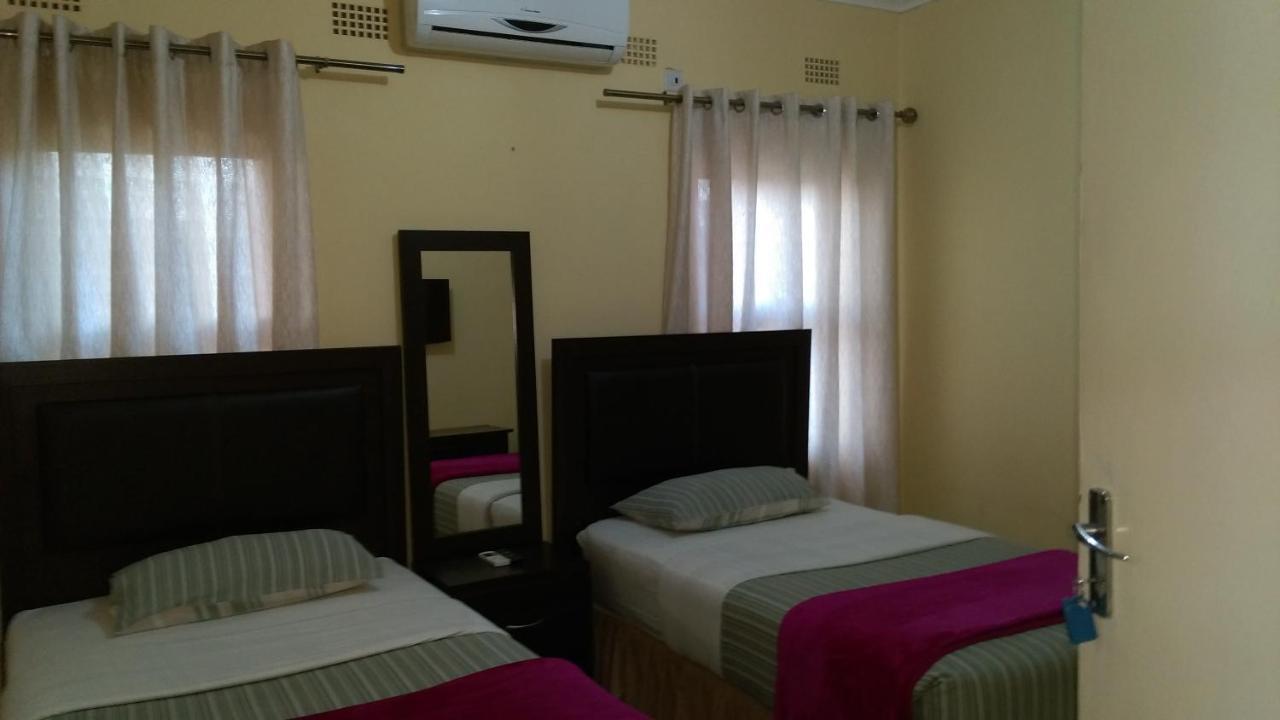 Cypress Executive Lodge Livingstone Esterno foto